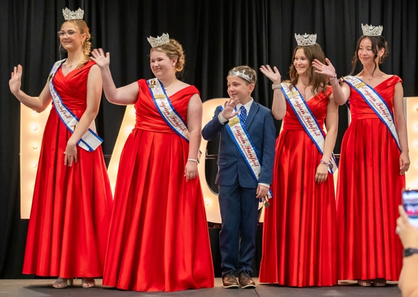 2023-Ambassadors-Goodbye-600 Ambassadors waving goodbye